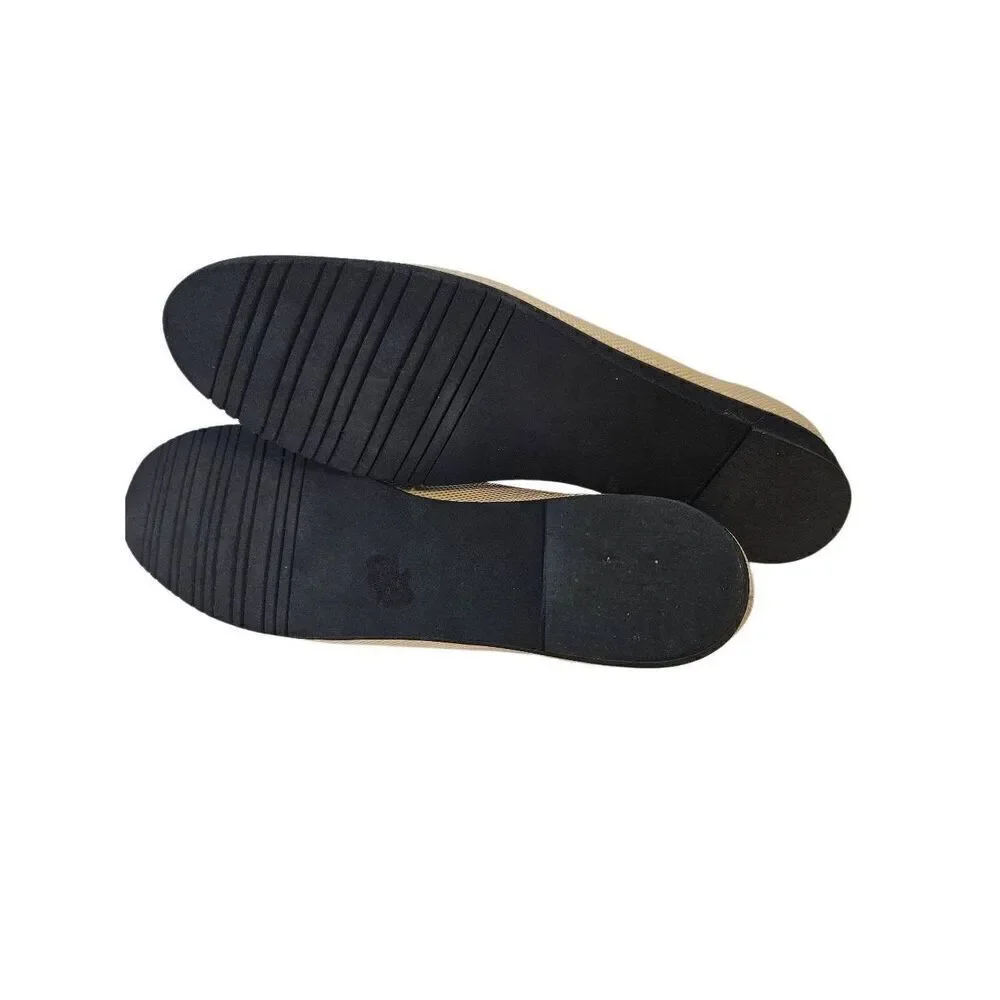 Salvatore Ferragamo cream colored slip on flats. Size 8 Narrow. - Picture 7 of 8